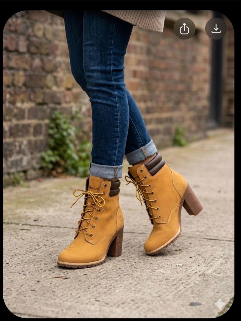 Timberland Women's Wheat Lace-Up Heeled Boots with Brown Collar size 7/5